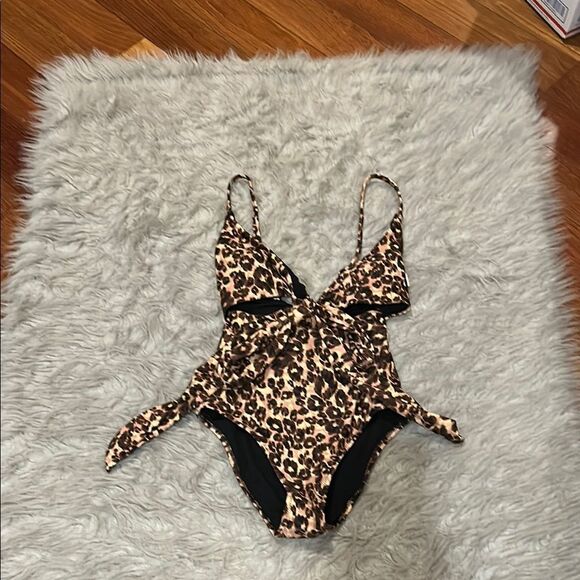 NWT aerie one piece full coverage tan and brown leopard print swimsuit - Picture 1 of 5